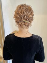 エウ(eu)&nbsp;ふわふわシニヨン／お呼ばれヘア