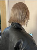 ハイトーンボブ ハイトーンベージュ ぱつっとボブ