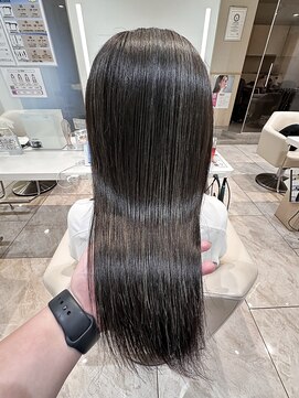 ケンジ 平塚 アネッタ(KENJE annetta) ★白髪ぼかしハイライト×ダークグレージュ