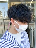 スパイラルパーマ/ツイストパーマ/メンズ/センターパート/波巻き
