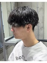 ハイプ(HYPE)&nbsp;フェザーパーマ/センターパート/シャドウパーマ/眉毛