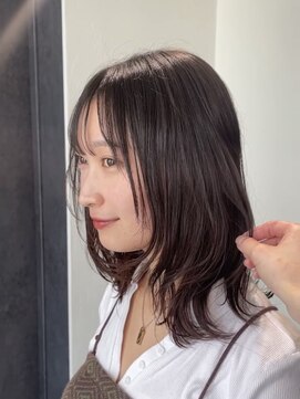 ザザアオヤマ(ZA/ZA AOYAMA) ミディアムレイヤー【表参道/レイヤーカット/顔まわりカット】