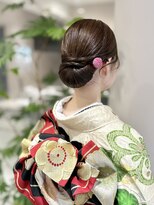 アンベリールフルー(EMBELLIR fleur)&nbsp;振袖ヘアセット｜上品で落ち着いたシンプルシニヨン｜ヘアセット