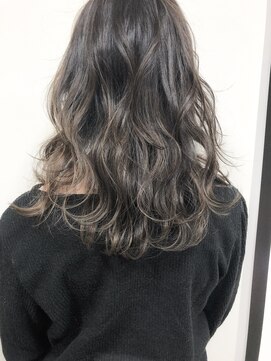 ヘアーメイクパーソナル オーダー殺到！！ハイライトグラデーション