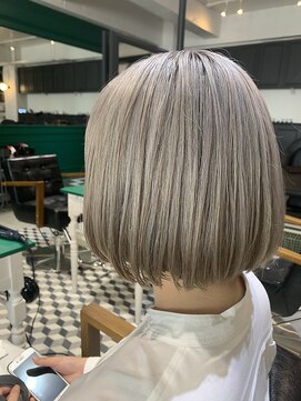 リアン(Lien) Lien☆ホワイティベージュ×デザインカラー×スリークボブ