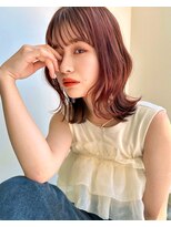 ソピ バイ インビテーション(sopi by invitation) “NARUOKA”ミディアムヘア/ぱっつん前髪/ウェーブヘア/レッド