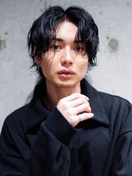 ライラ(Lyla) 前上がりミディスパイラル