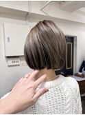アンブレラカラー×くすみベージュボブ