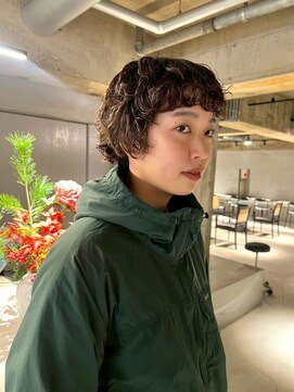 リール(rire) 丸型ホワイトグレージュミニウルフデジタルパーマチェリーブラウ