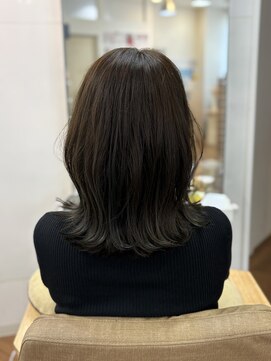 ムーア(MUA) オリーブグレー×ミディアムヘア