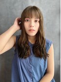 「白髪を自然に魅せる艶カラーミディ」**