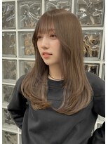 サンク 原宿 表参道(cinq) ミルクティーグレージュ顔まわりレイヤーボブヘーゼルグレージュ