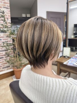 トップスタイル リッチ 首元美人のショートスタイル