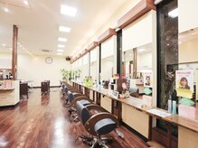 ルーチェ(Luce)の雰囲気（ナチュラルモダンな明るい店内。）