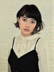 和泉美佳　外ハネショート　インナーカラー