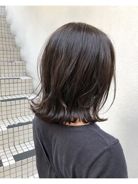 フロート 小阪店(float) 外ハネミディ_外ハネボブ,アッシュブラウン,ネオウルフ