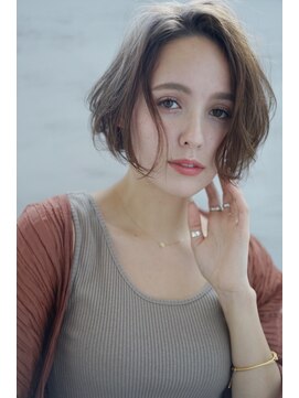 ティピ(tipi) フリンジカールボブ