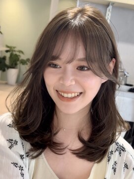 ティア(Tia.) (韓国ヘア/くびれヘア/ロングヘア/前髪/サイドバング/小顔)