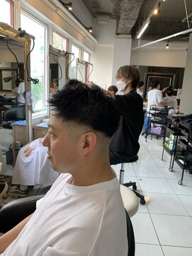 アイズ 海老名(AIZU) スウィングアップバングジェットモヒカンフェードカットショート