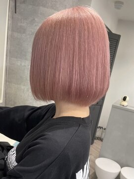 ルーブ トウキョウ(Loob. TOKYO) ショートボブハイトーンブリーチカラーラベンダーネイビーカラー