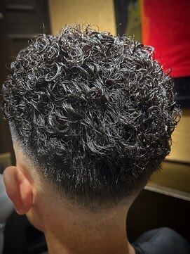 ヒロギンザバーバーショップ 大宮店(HIRO GINZA BARBER SHOP) オールバックパーマ　スキンフェード