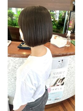 ファーレンピュアスウィート(fahren-pure-suite) 切りっぱなしワンレンボブ