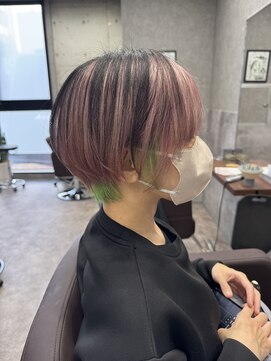 ロカフェローズ 横浜 桜木町(LOCA FELLOWS) アンブレラカラー×ペールピンク.ライムグリーン/関内.桜木町