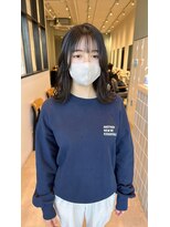 アヴェリー(avely)&nbsp;外はねレイヤー/レイヤーカット/ミディアムレイヤー/髪質改善