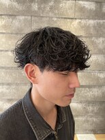 ニアウ 伊勢崎連取店(Niau)&nbsp;MEN’S HAIR/波巻きツイストスパイラル/リバースセンターパート