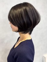 リファインド(REFINED)&nbsp;骨格と髪質に合わせて決める、長めショートボブ