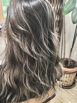 イリヘアー(iri hair) バックコームバレイヤージュ