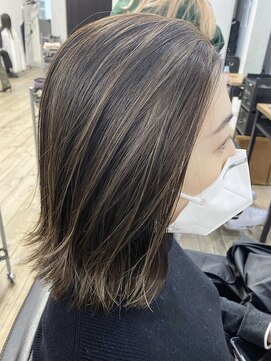 キラ 渋谷(KILLA) 【ストレートも可愛いナチュラルハイライト×イルミナカラー】