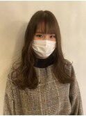 暗めのアッシュベージュ