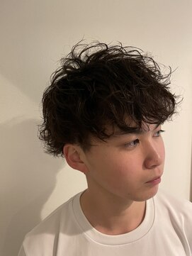 ニコ ヘアリラクゼーション(Nico hair relaxation) スパイラルパーマ無造作風マッシュ大人黒髪暗髪メンズカット