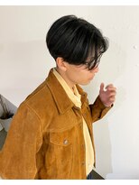 シアー(siar)&nbsp;センターパート　センター分け　刈り上げヘアー