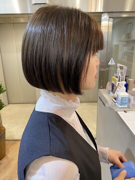 ジエクト ヴィシア(The Ect VIXIA) ボブ縮毛矯正×20代ボブ×ミニボブ×首が長く見えるボブ×縮毛