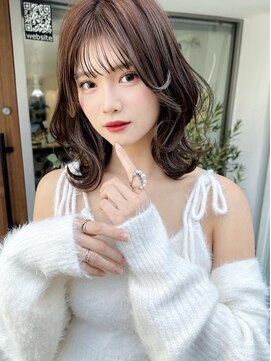 インビテーション(invitation) 大人かわいいレイヤーロングニュアンスカラーくびれヘア薄め前髪