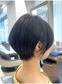 襟足短めショートボブ