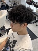スパイラルパーマツーブロック刈り上げラウンドマッシュ韓国黒髪