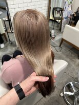 シカ 神戸三宮元町店(Cica)&nbsp;ベージュ　ハイトーン　ダブルカラー　ケアブリーチ