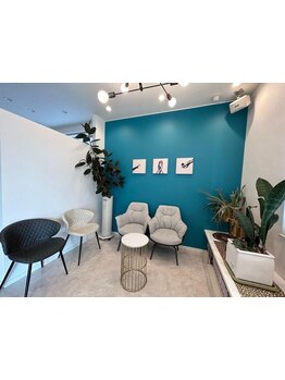 北欧モダンな店内が魅力のサロン♪まるで海外のカフェに来たようなゆったりとした雰囲気が漂うお洒落空間。