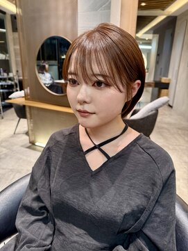 トイロ 新宿(Toiro) 明るめベージュ×耳掛けショート♪