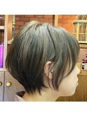 ショートボブ