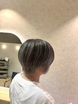ギヴナ(givna)&nbsp;シルバーカラーショートヘア