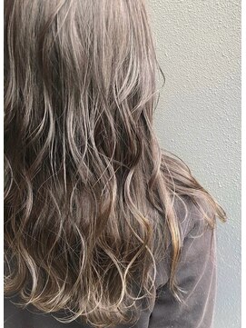 アース いわき店(HAIR&MAKE EARTH) グレージュハイライトのゆるふわロング