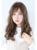 ゆるふわウェーブロングアッシュベージュカラー20代30代