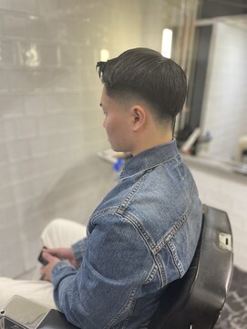 メリケンバーバーショップ フクオカ(MERICAN BARBERSHOP FUK) ビジネスフェードバーバースタイル