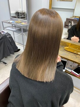 オズ(OZ) イメチェンハッシュカットフルバング似合わせレッドブラウン