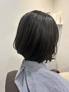 ラルゴ ヘアー(LARGO Hair) ミディアムレイヤー　20代30代40代50代
