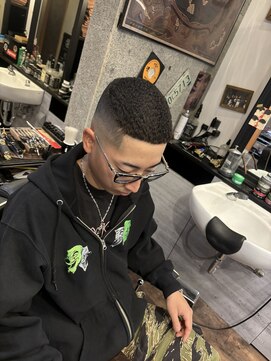 フェードアンドライン 茅ヶ崎店(FADE&LINE) 前巻パンチパーマ